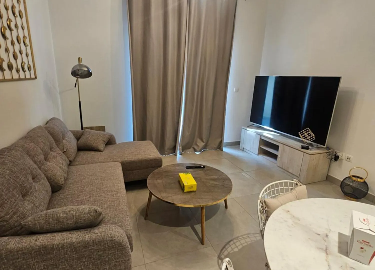 שארג'ה Apartments 100 M2