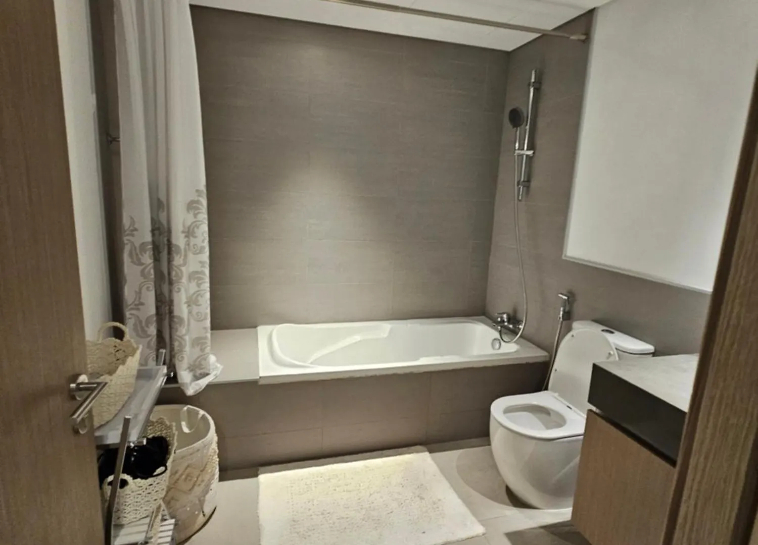 Apartments 100 M2 Sharjah