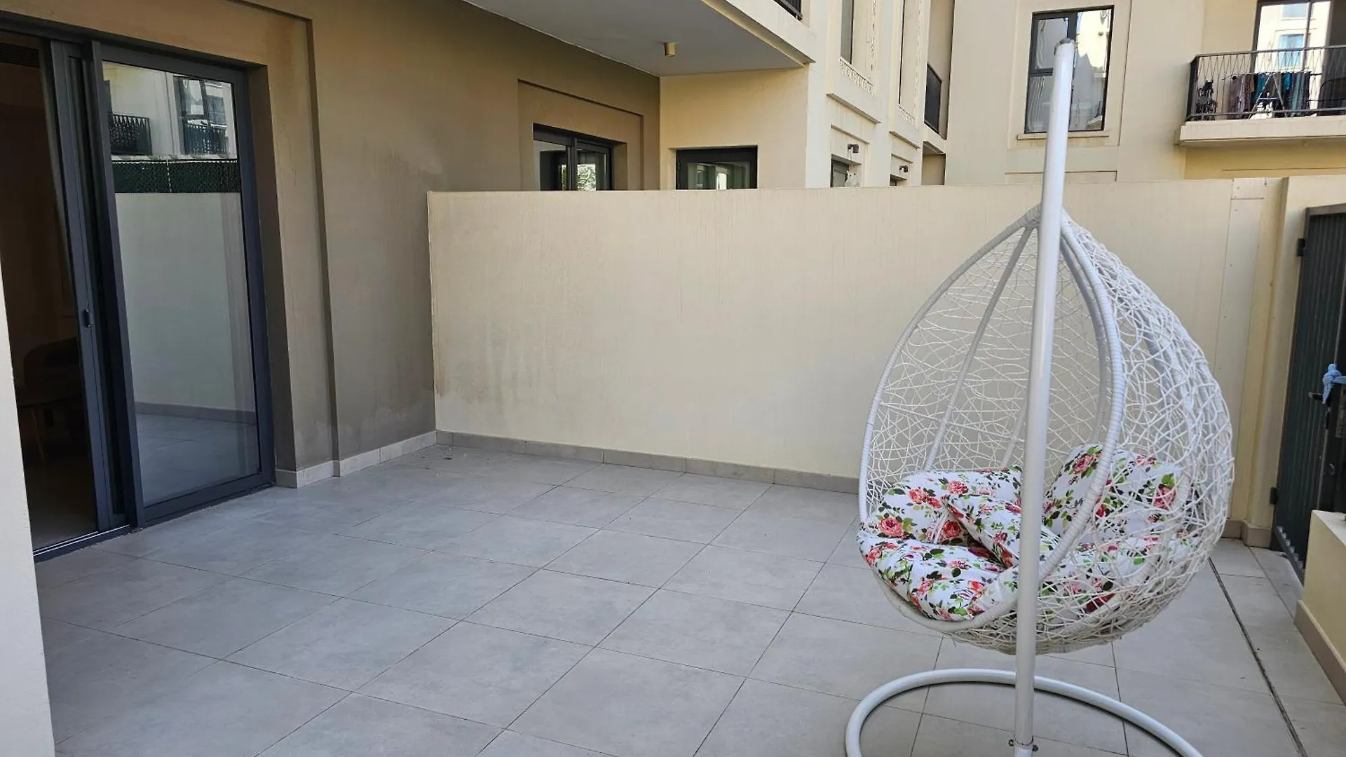 Apartments 100 M2 Sharjah