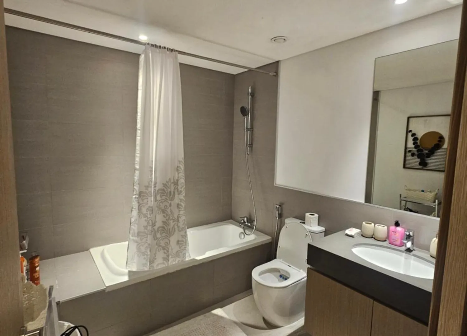 Apartments 100 M2 Sharjah